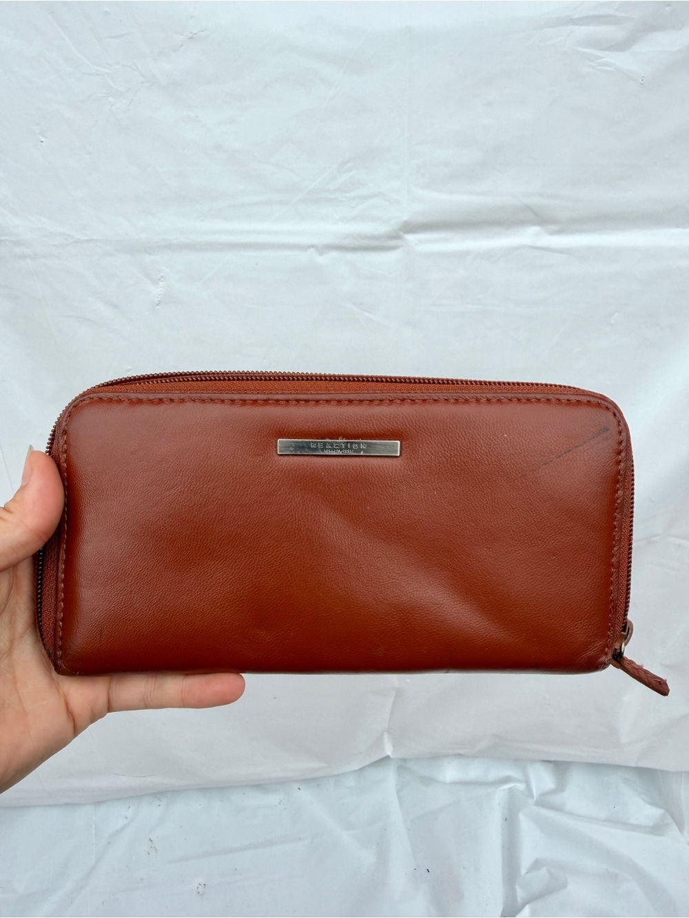Kenneth Cole Reaction Genuine Leather Brown Zip Around Wallet Organizer